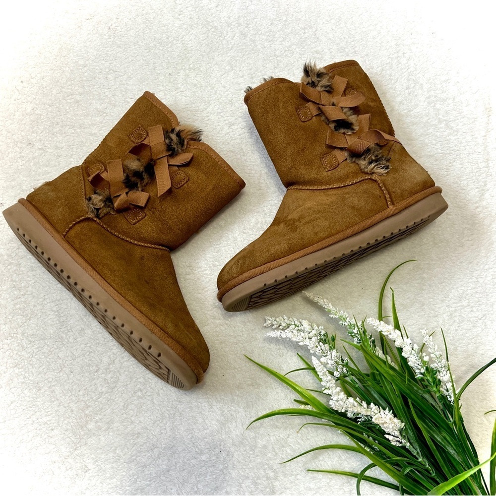 KOOLABURRA By Ugg Leopard Bow Victoria Short Boot- Size 7